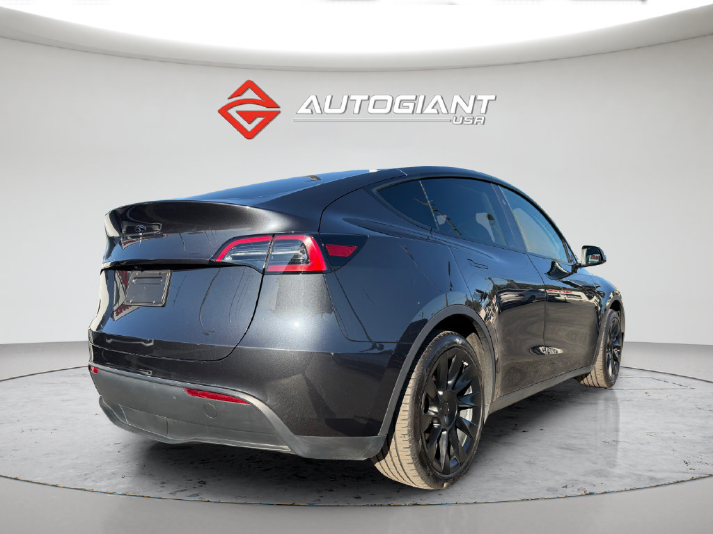 Used 2024 Tesla Model Y Long Range RWD image 6