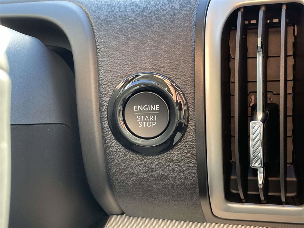 New 2025 Ford Expedition Active image 25