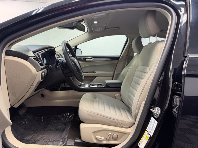 Used 2019 Ford Fusion SE FWD image 13