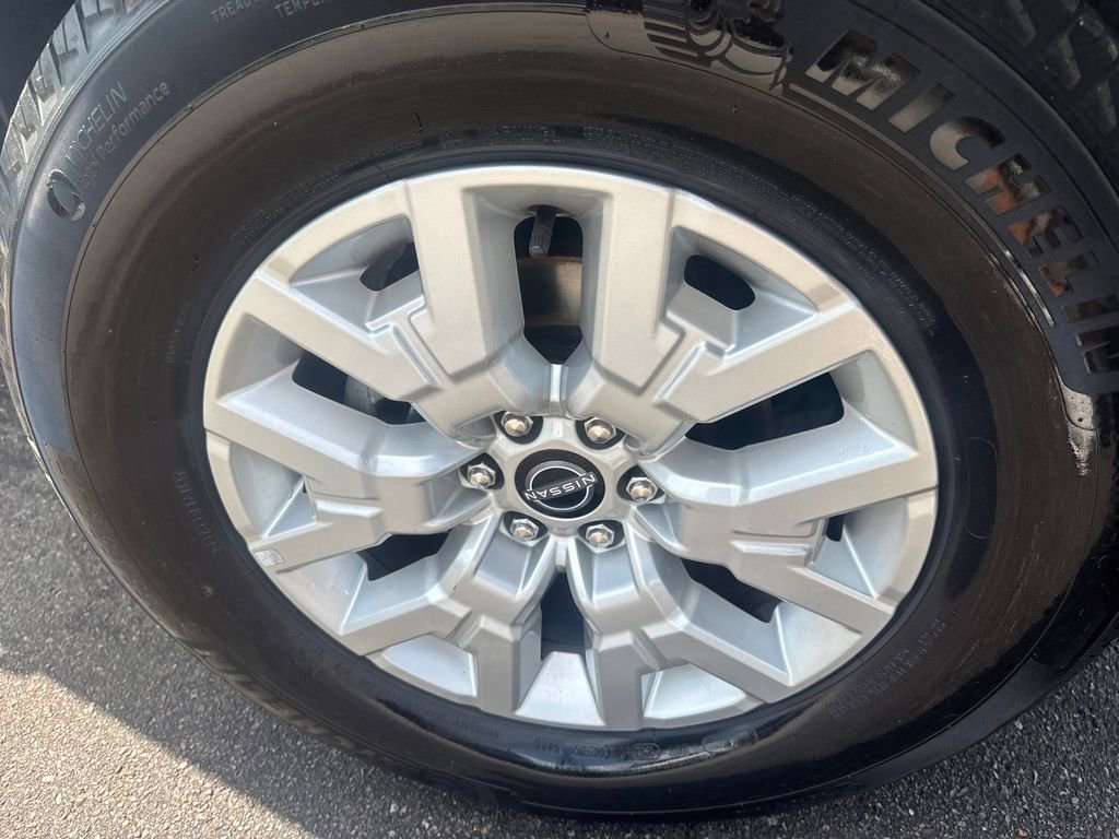 Used 2023 Nissan Frontier SV image 38