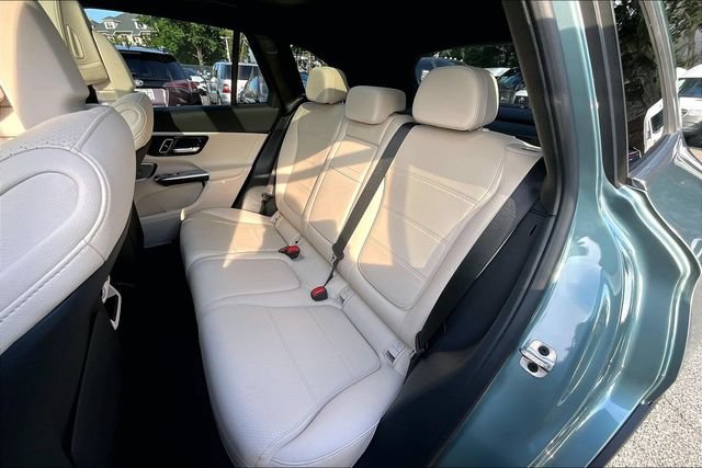 Used 2026 Mercedes-Benz GLC 300 4MATIC image 17