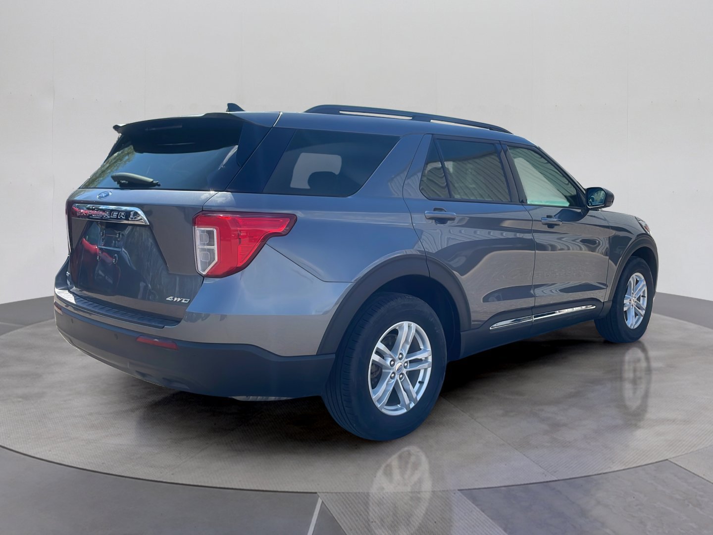 Certified 2023 Ford Explorer XLT AWD/4WD image 5