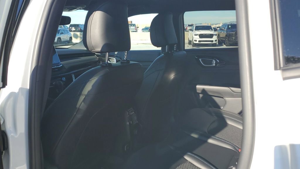 New 2026 Jeep Compass Latitude image 15