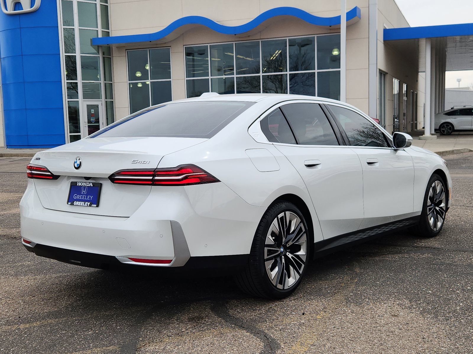 Used 2026 BMW 540i xDrive AWD/4WD image 5