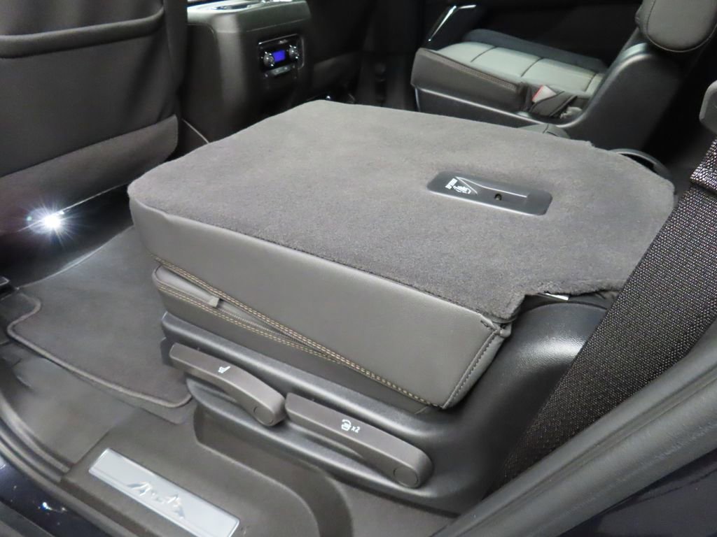 Used 2025 Chevrolet Tahoe High Country AWD/4WD image 72