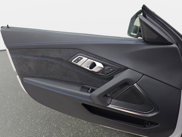 Certified 2022 BMW Z4 sDrive30i w/ Dynamic Handling Package image 22