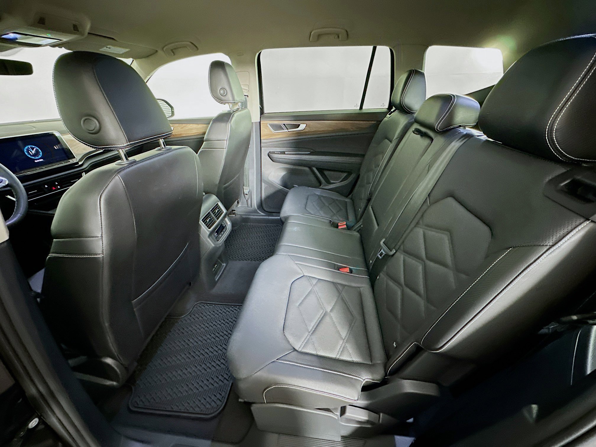 Used 2024 Volkswagen Atlas SE image 28