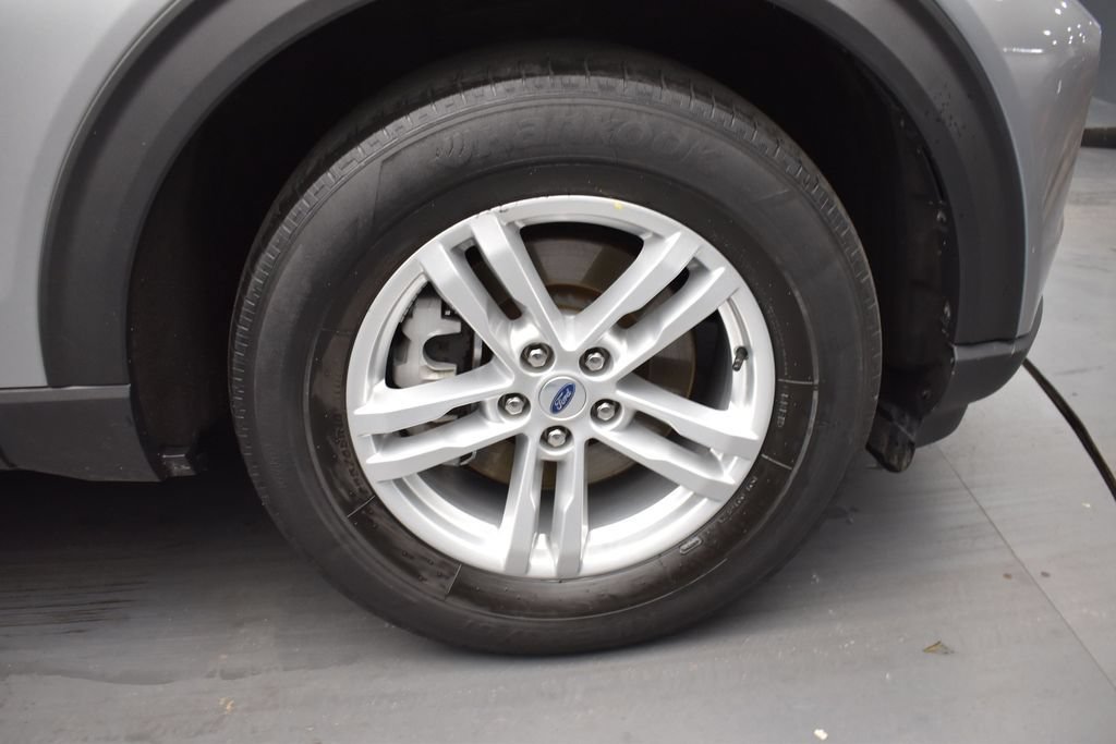 Used 2023 Ford Explorer XLT AWD/4WD image 16