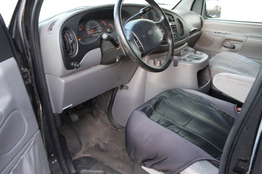 Used 2000 Ford E-150 and Econoline 150 image 6