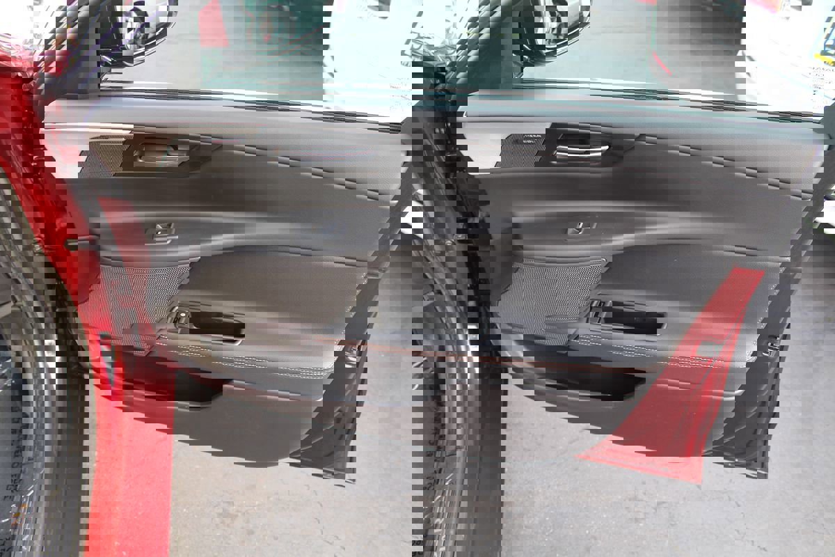 Used 2017 Jaguar XE Prestige image 21