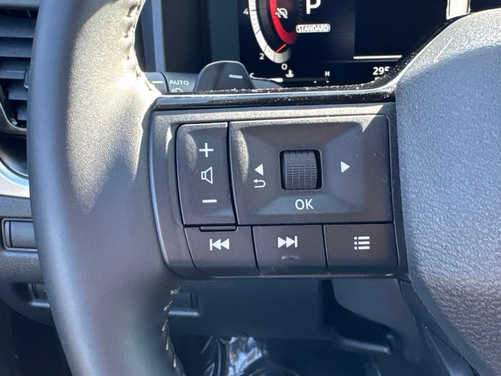 Used 2026 Nissan Rogue SL FWD image 28