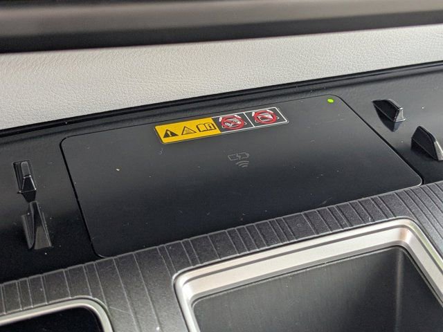 Used 2025 Toyota Sienna XLE w/ XLE Plus Package FWD image 23