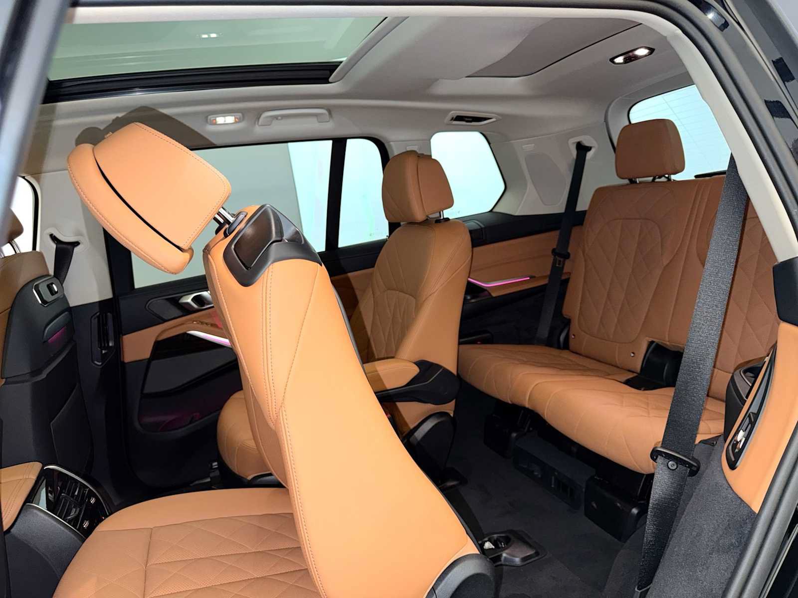Used 2025 BMW X7 xDrive40i w/ Premium Package AWD/4WD image 22