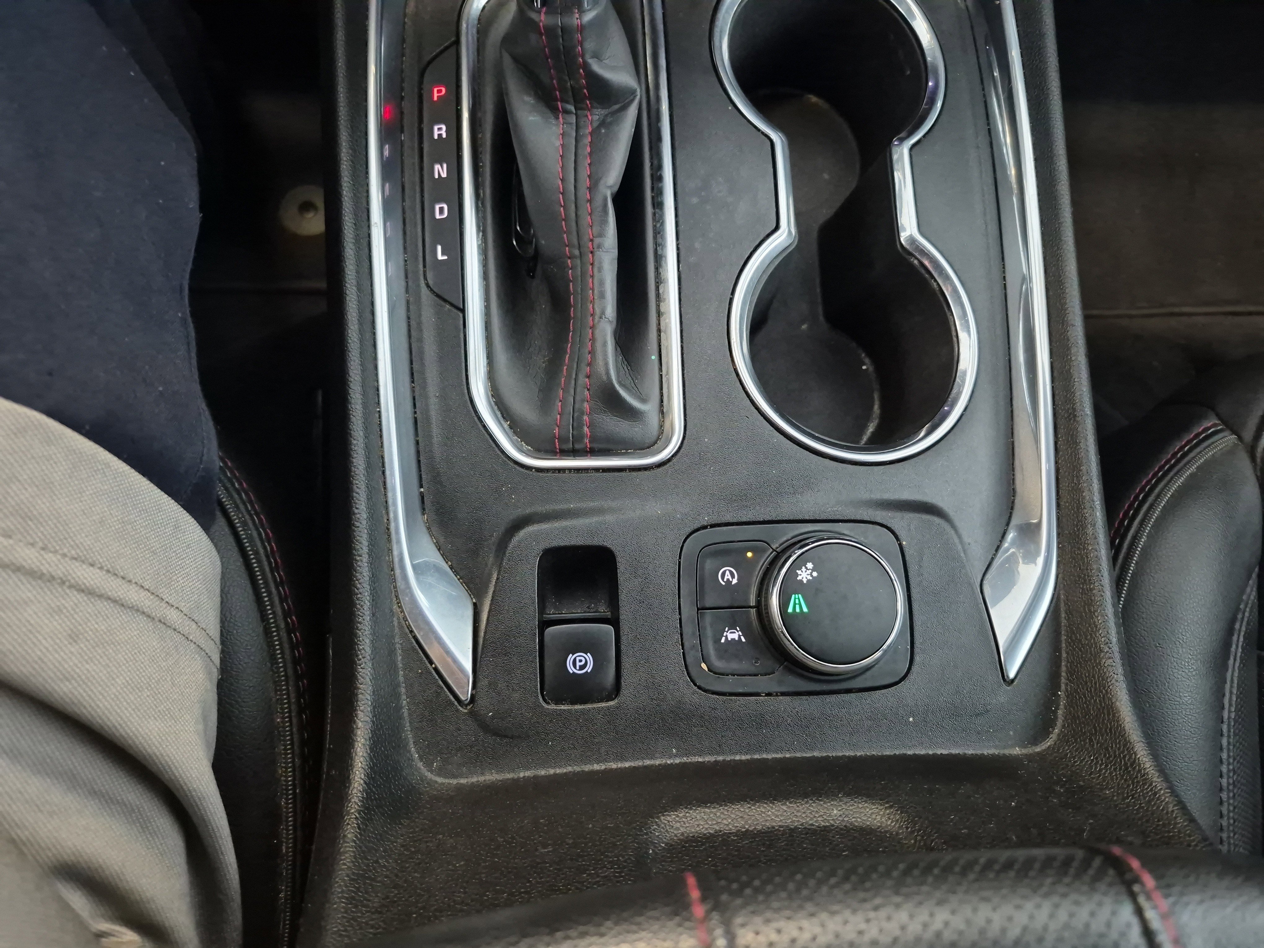 Used 2023 Chevrolet Traverse RS image 28