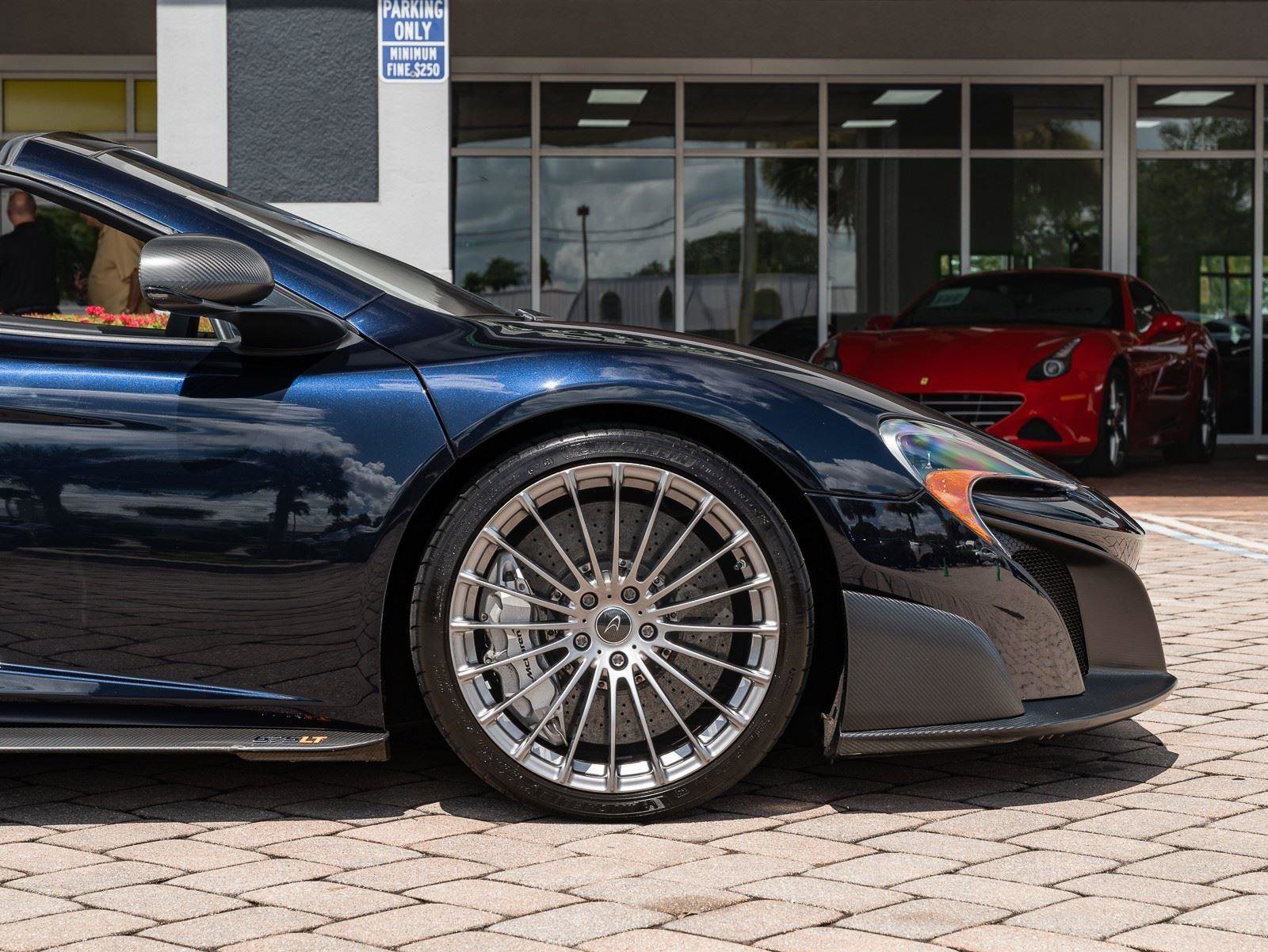 Used 2016 McLaren 675LT Spider image 27