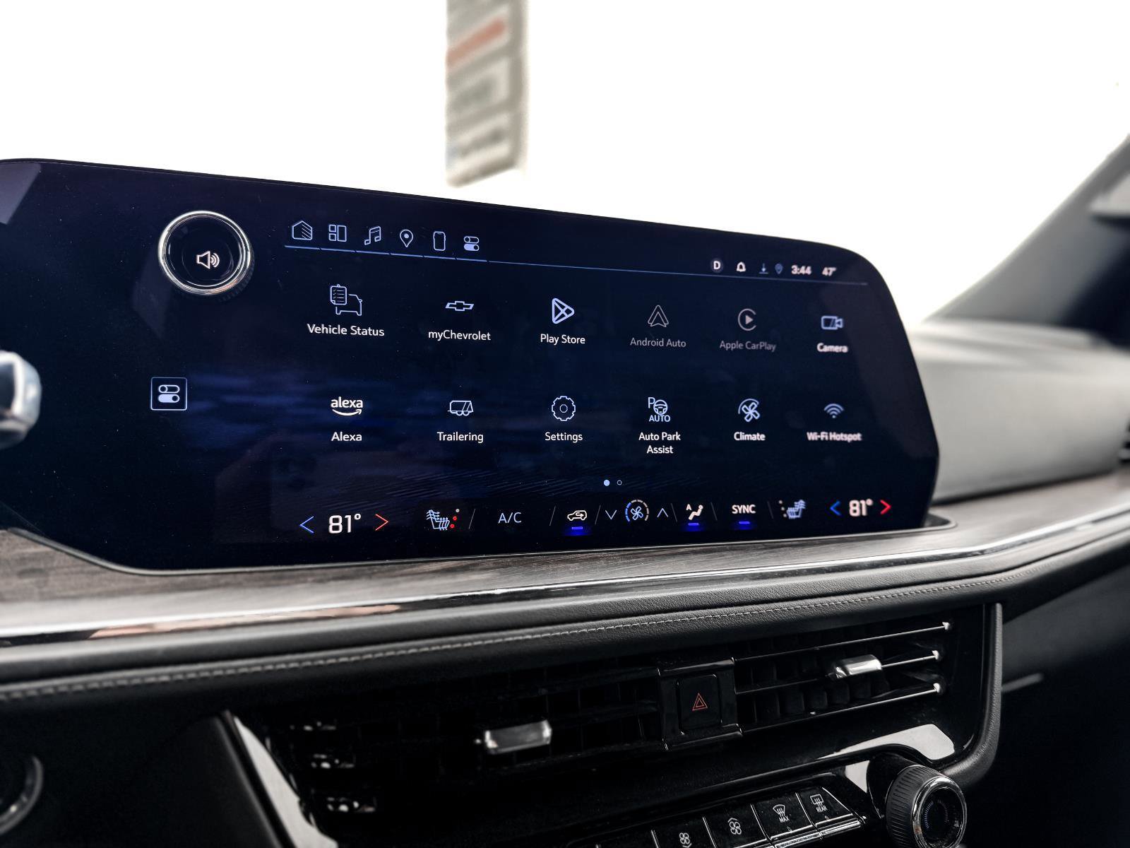 Used 2025 Chevrolet Tahoe LT image 14