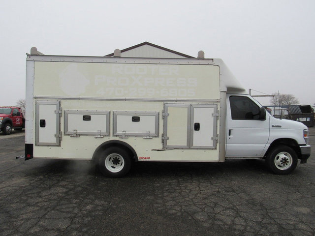 Used 2023 Ford E-450 and Econoline 450 Super Duty w/ Power Windows & Locks Group image 2