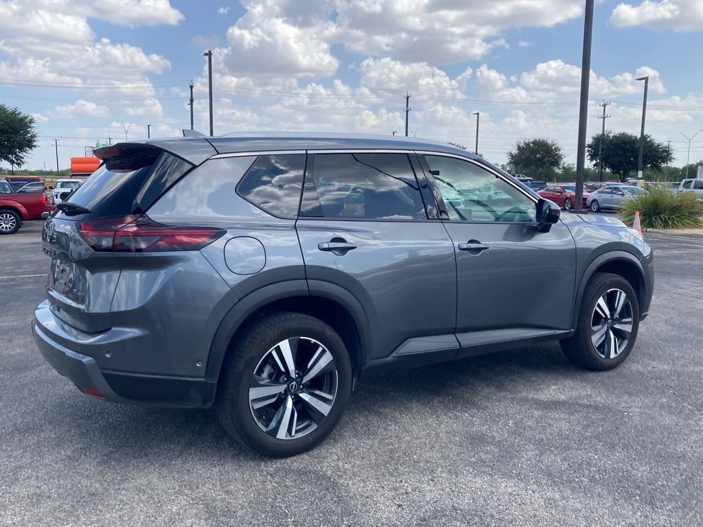 Used 2026 Nissan Rogue SL AWD/4WD image 5