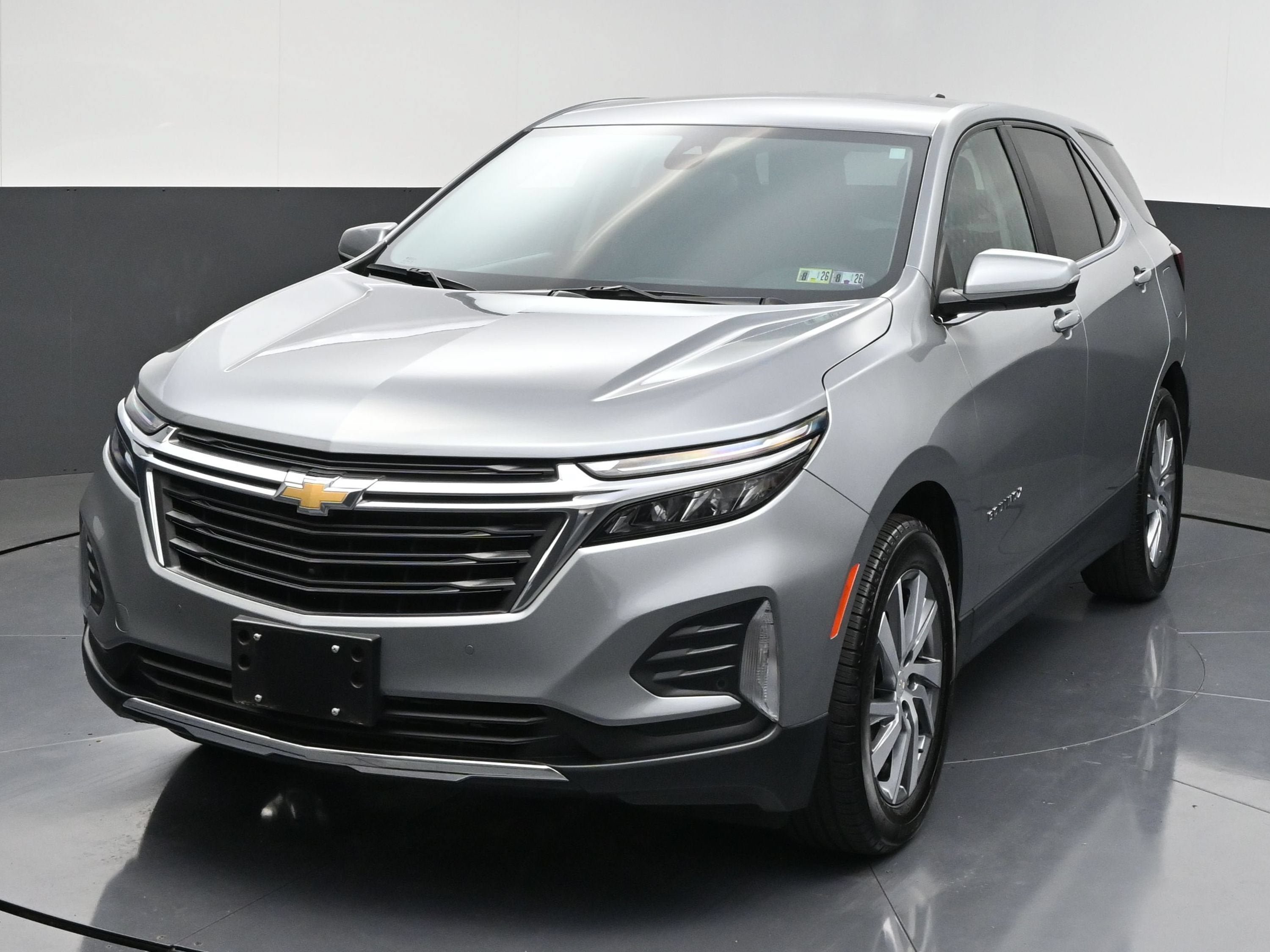 Used 2024 Chevrolet Equinox LT FWD image 3