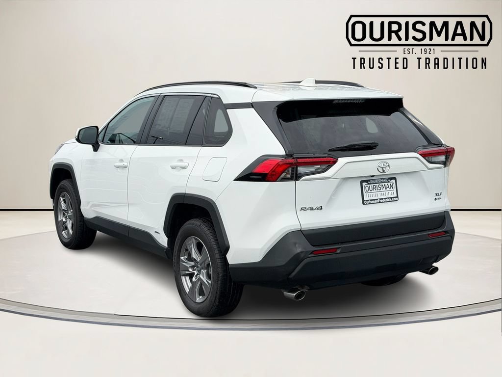 Used 2025 Toyota RAV4 XLE AWD/4WD image 6