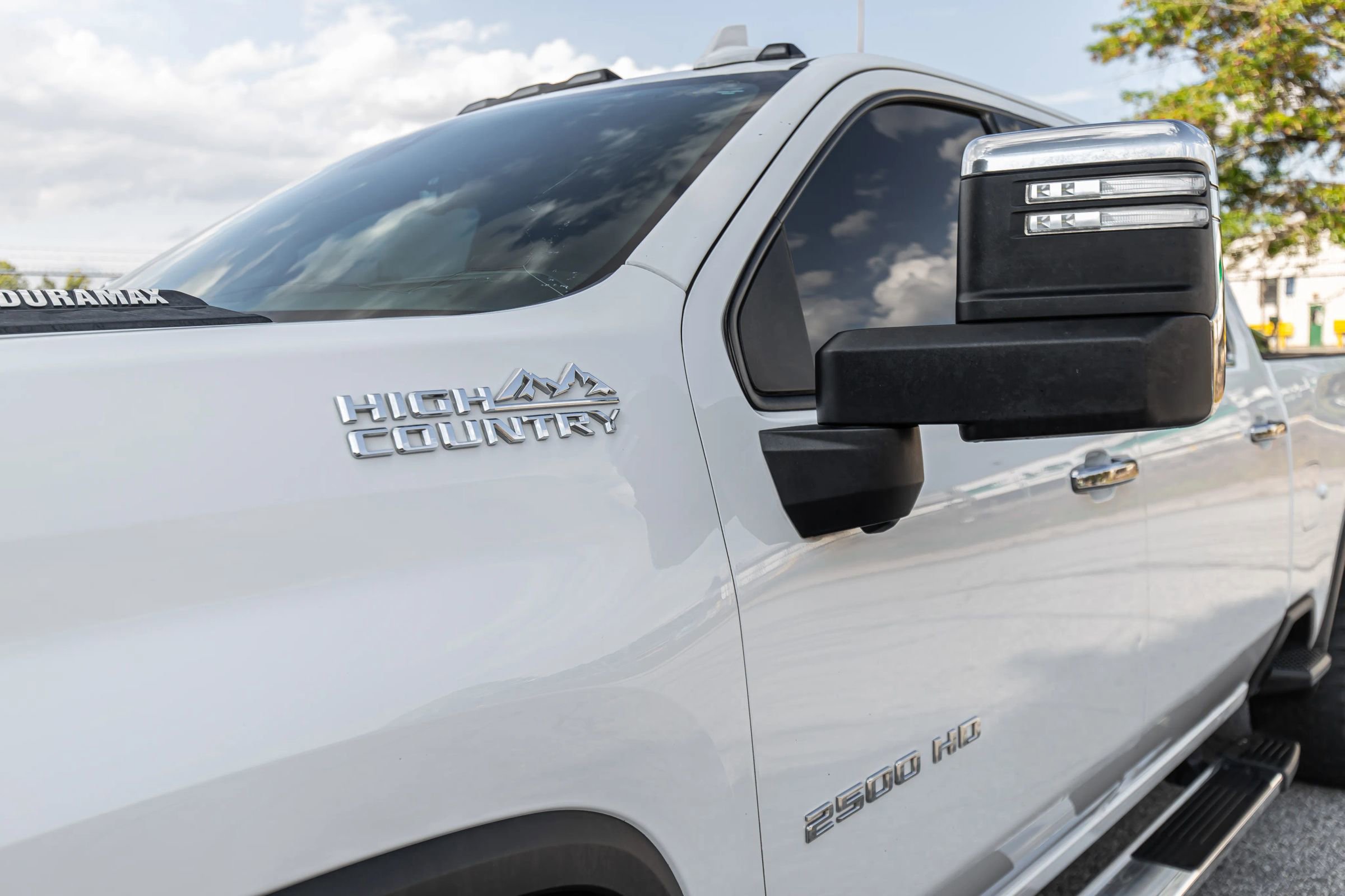 Used 2021 Chevrolet Silverado 2500 High Country image 3