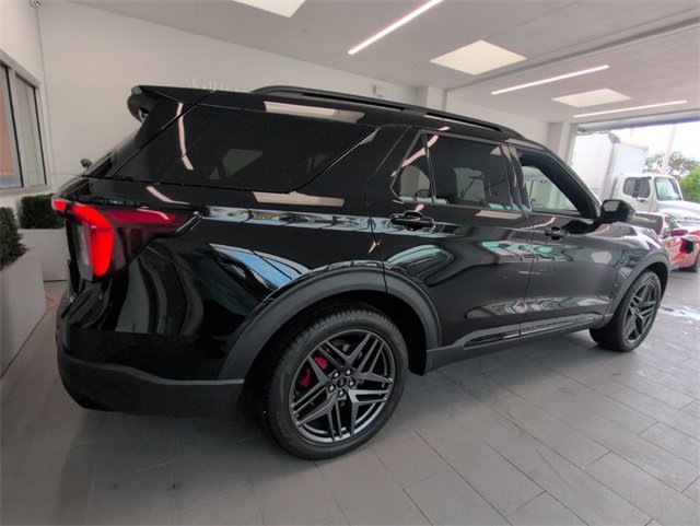 Used 2025 Ford Explorer ST image 12
