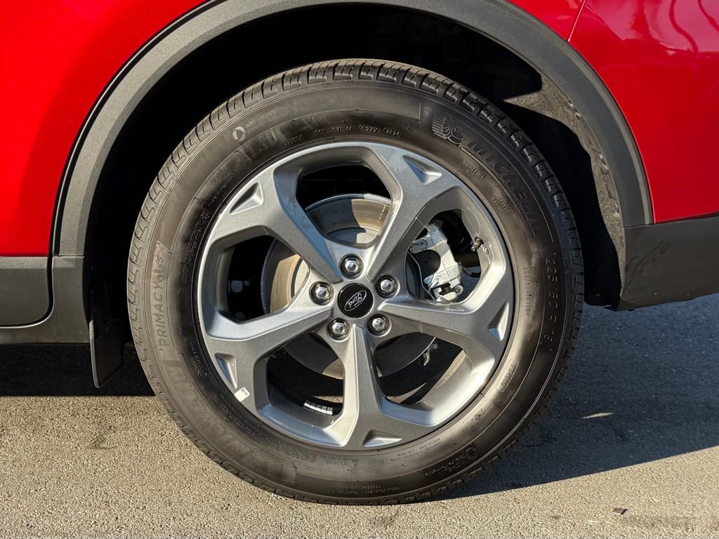 Certified 2025 Ford Escape ST-Line w/ Equipment Group 301A image 11