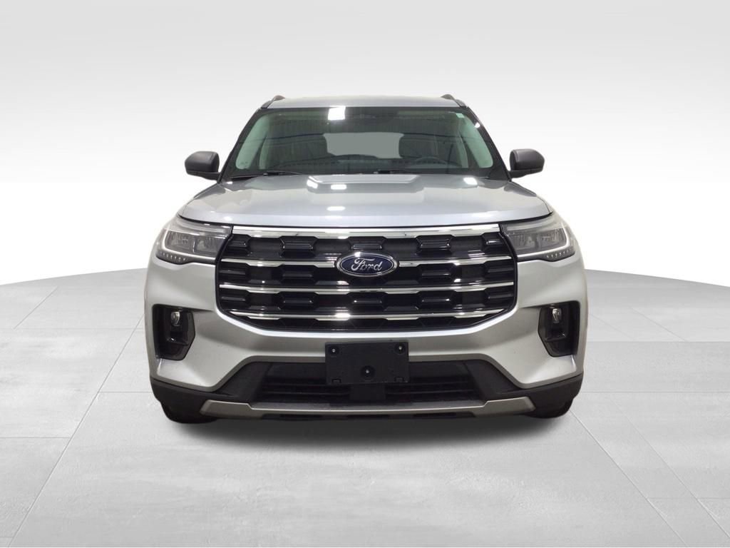 Used 2025 Ford Explorer Active w/ Active Comfort Package image 7