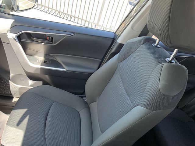 Used 2025 Toyota RAV4 LE AWD/4WD image 29