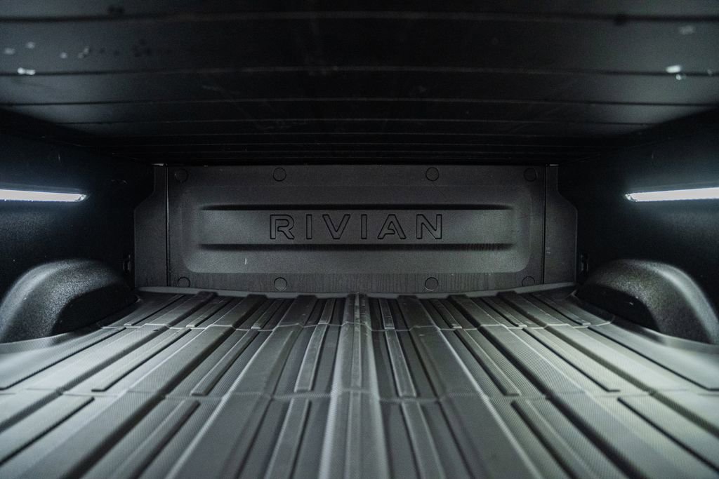 Used 2022 Rivian R1T Adventure image 8