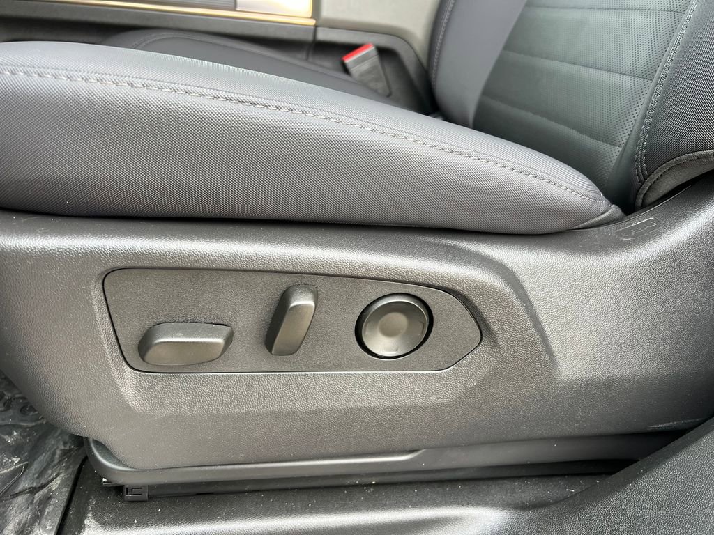 New 2025 GMC Hummer EV 2X image 12