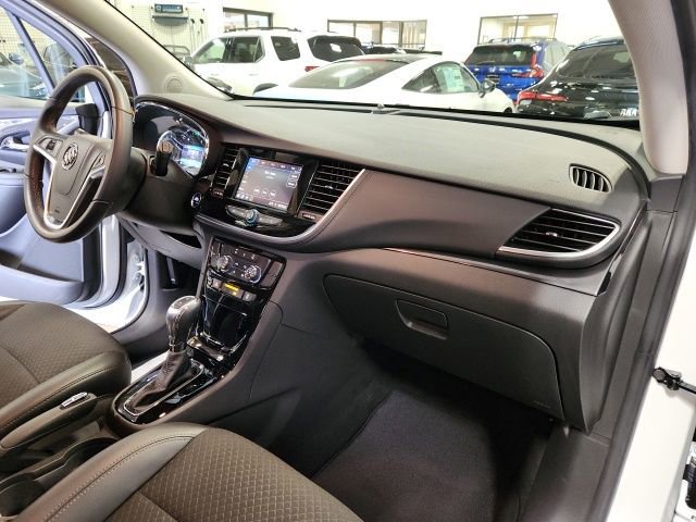 Used 2022 Buick Encore Preferred w/ Safety Package image 32