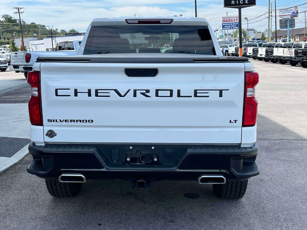 Certified 2022 Chevrolet Silverado 1500 LT Trail Boss w/ LPO, Dark Essentials Package AWD/4WD image 4