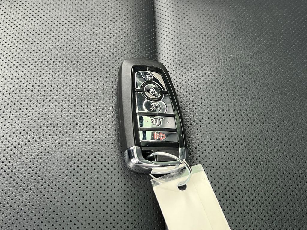 Used 2025 Lincoln Nautilus Premier w/ Equipment Group 102A image 27