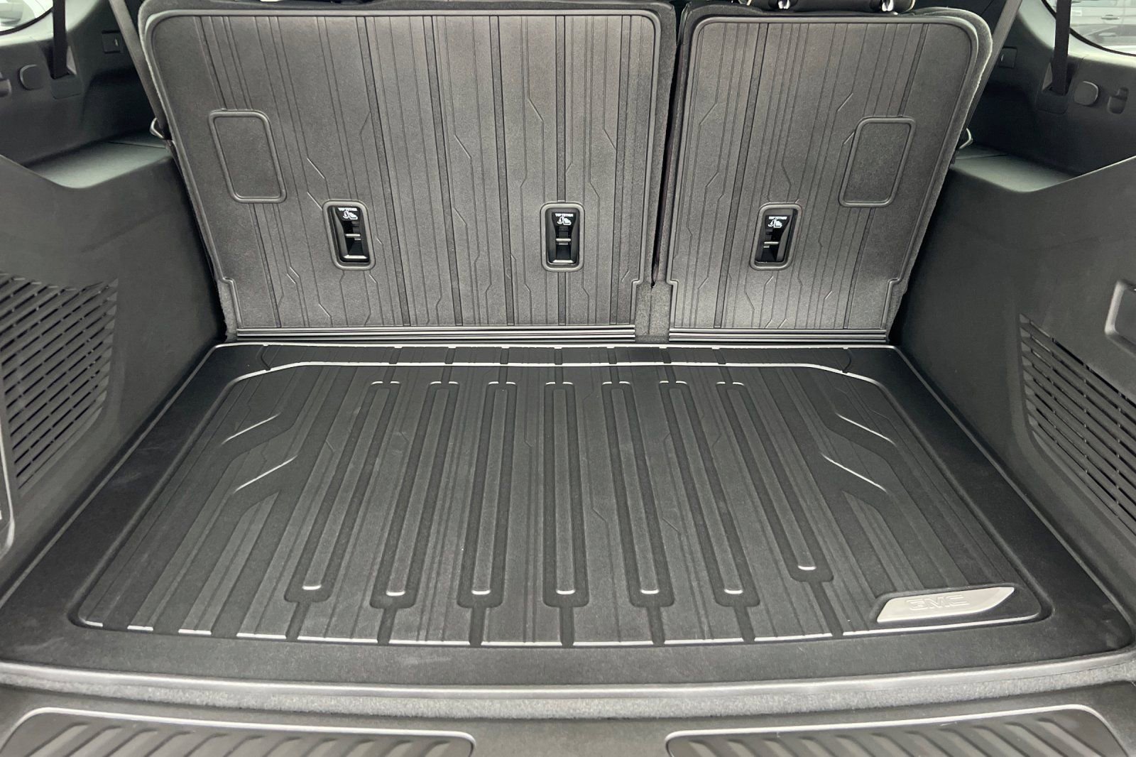 Used 2026 GMC Yukon XL Elevation w/ LPO, Floor Liner Package image 14