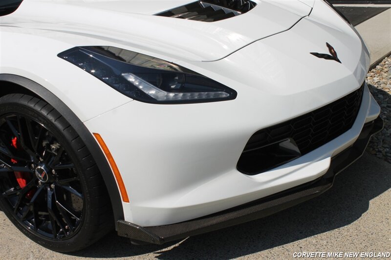 Used 2015 Chevrolet Corvette Z06 w/ 3LZ Preferred Equipment Group RWD image 28
