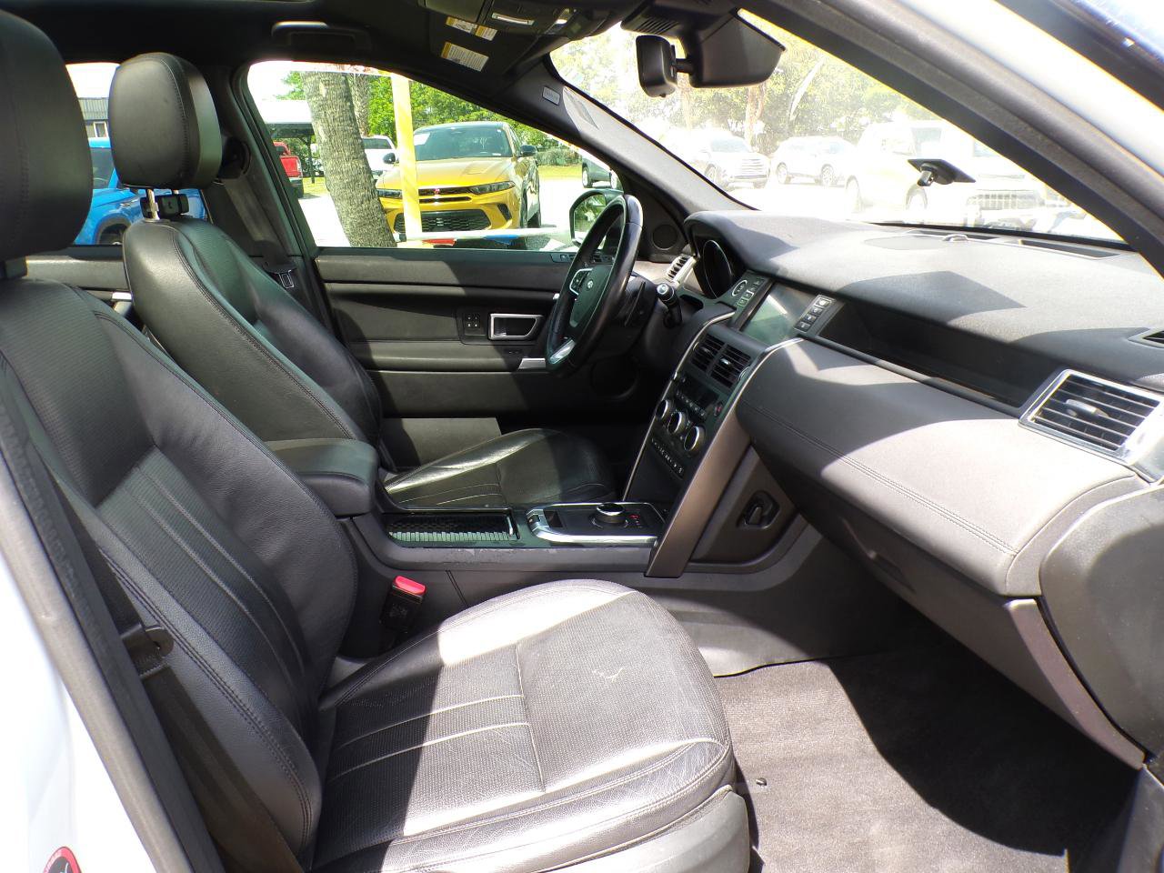 Used 2019 Land Rover Discovery Sport image 20