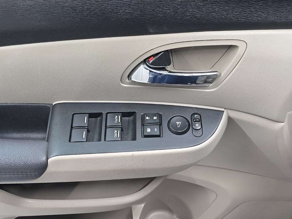 Used 2016 Honda Odyssey SE image 11