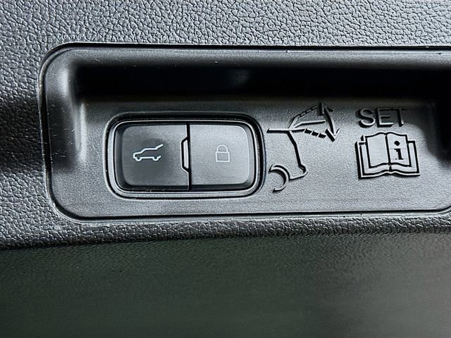 Used 2020 Ford Explorer Limited w/ Hybrid Equipment Group 310A image 14