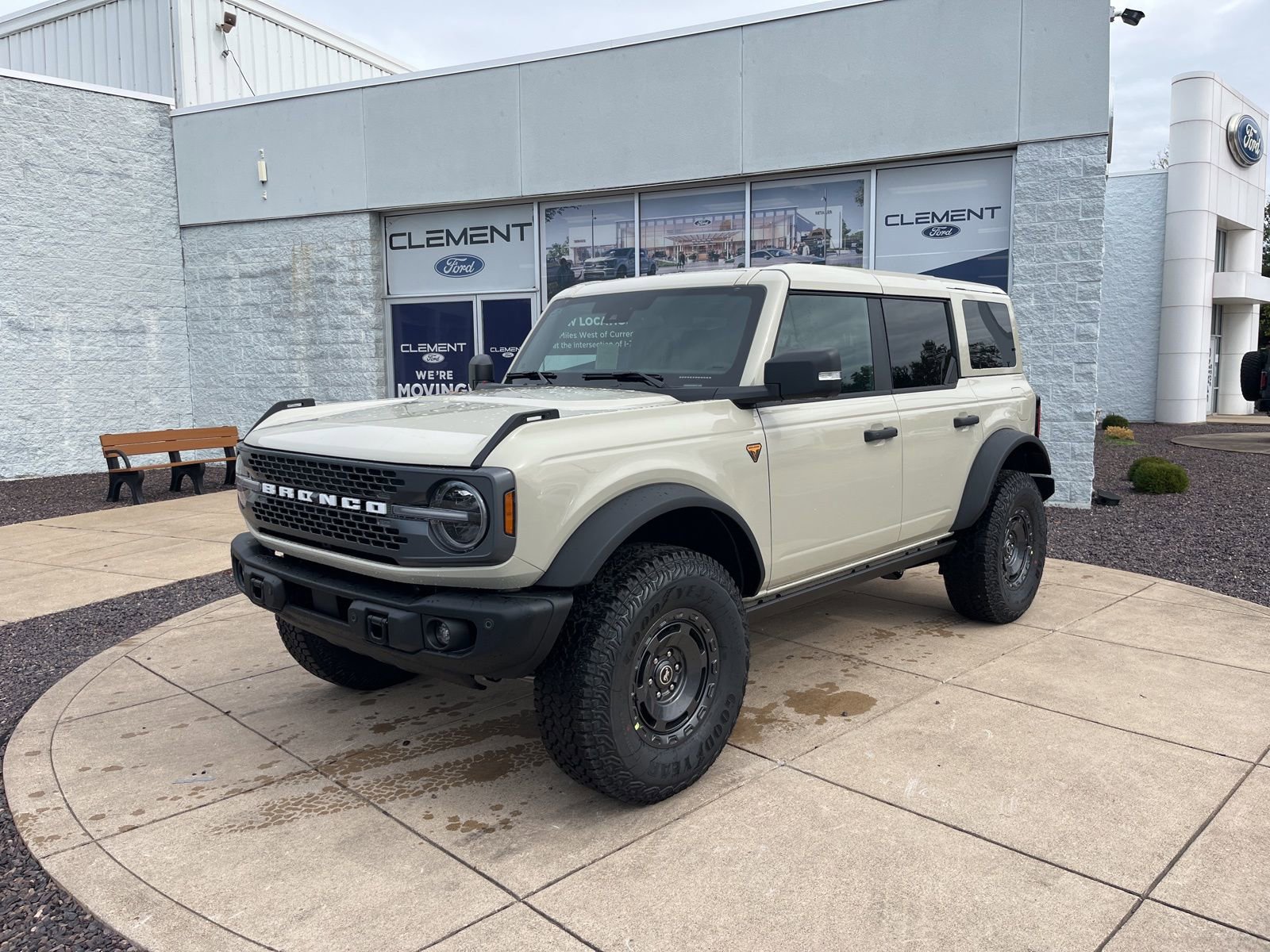 New 2025 Ford Bronco Badlands AWD/4WD image 1