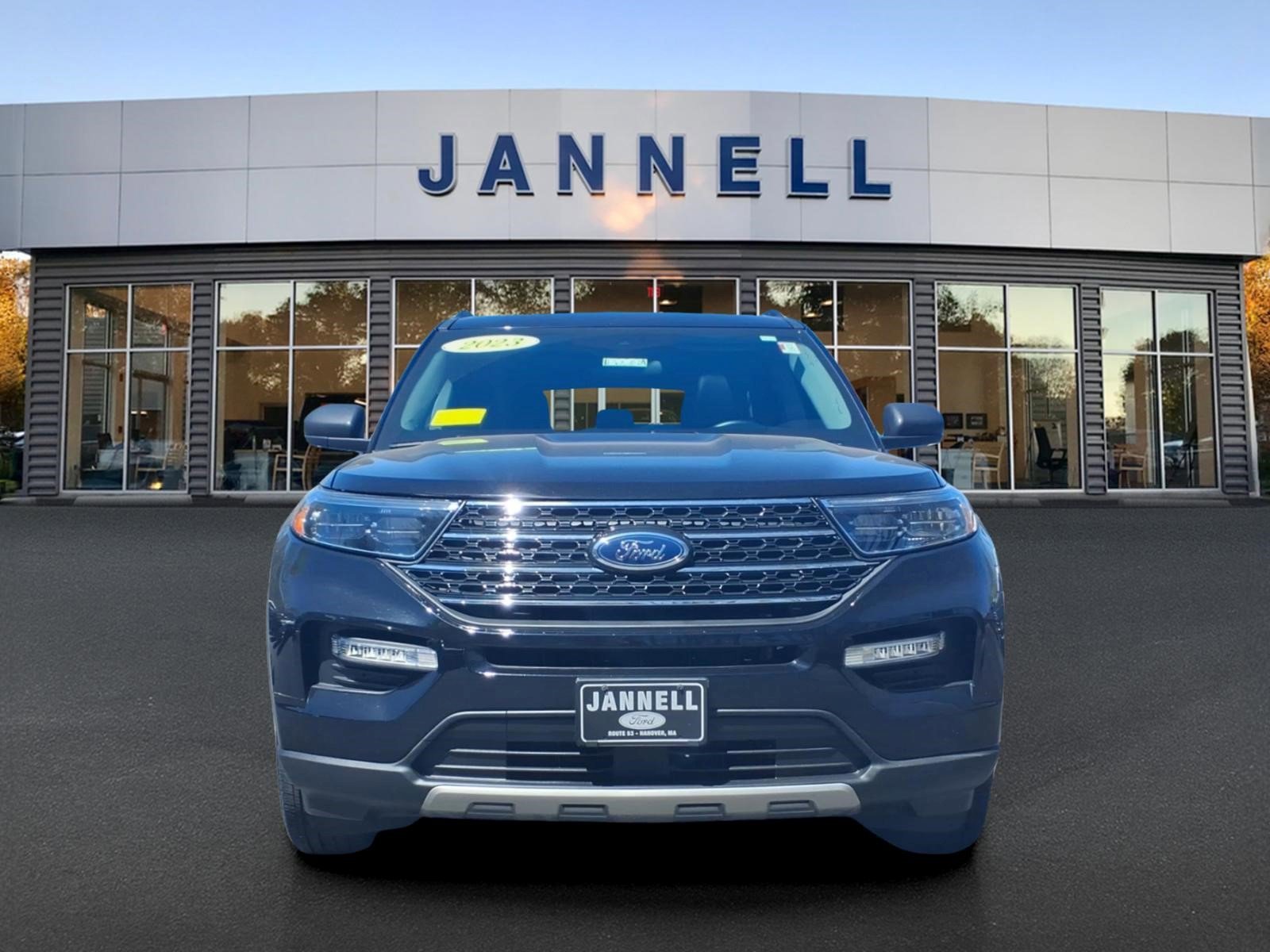 Used 2023 Ford Explorer XLT w/ Equipment Group 202A AWD/4WD image 2
