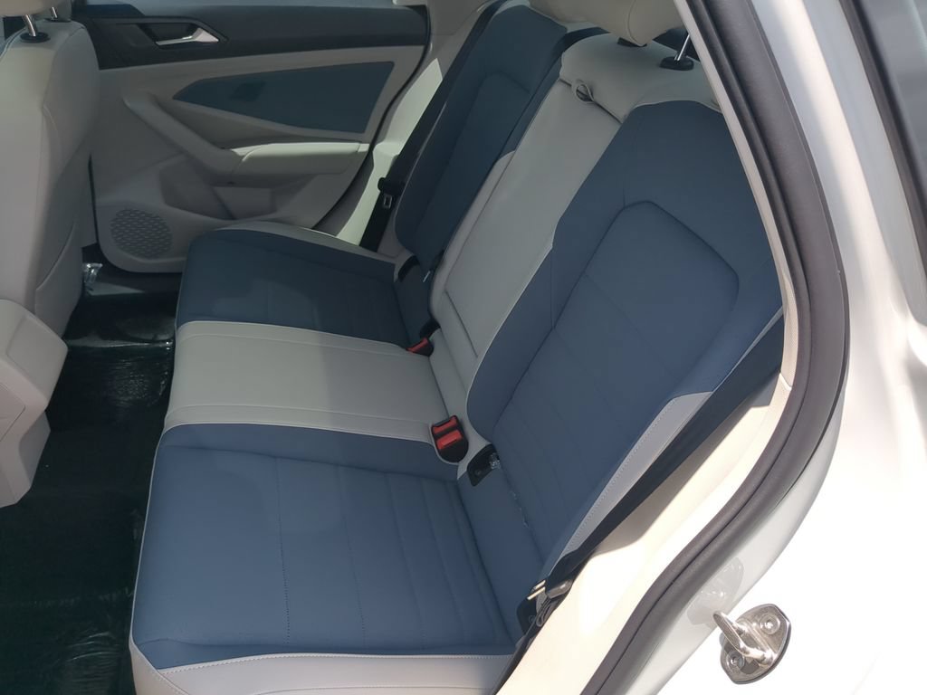 New 2026 Volkswagen Jetta SE FWD image 15