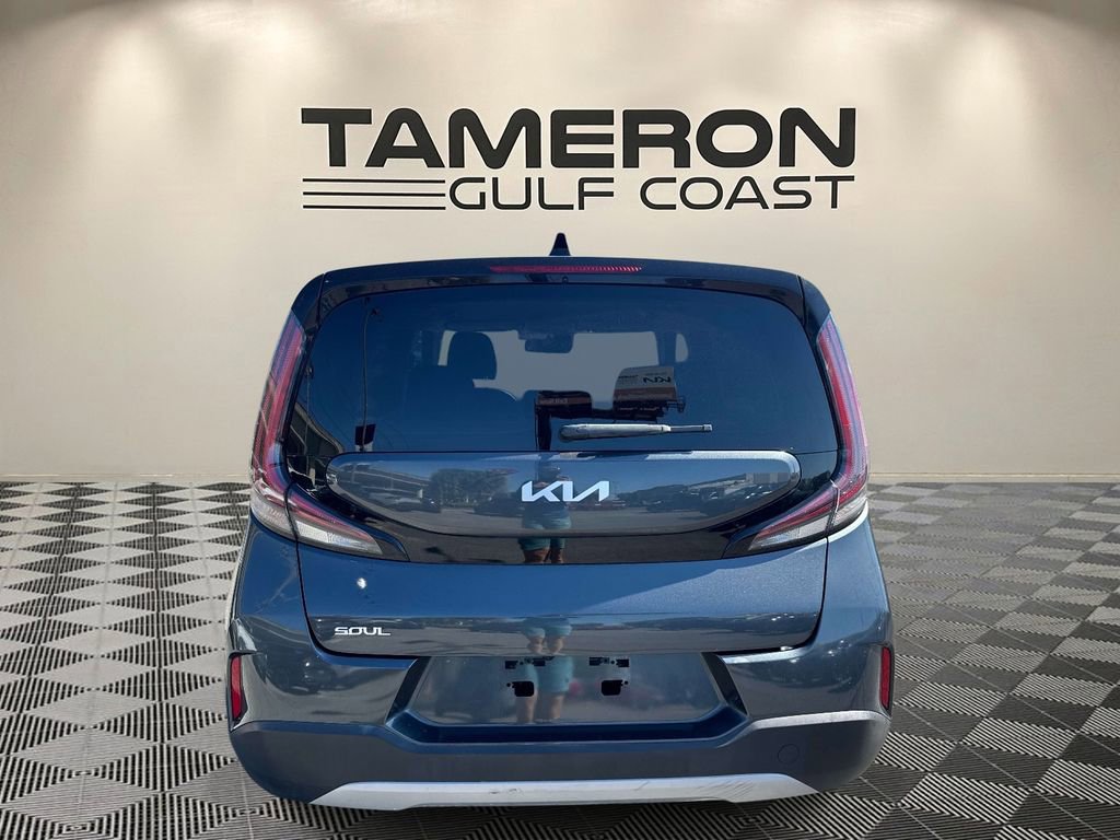 Used 2023 Kia Soul LX w/ LX Technology Package image 6