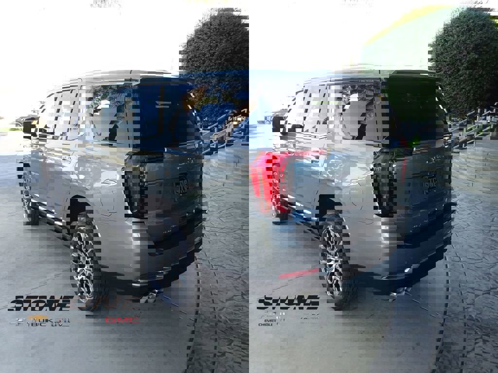 New 2026 GMC Yukon Denali w/ Denali Reserve Package image 6