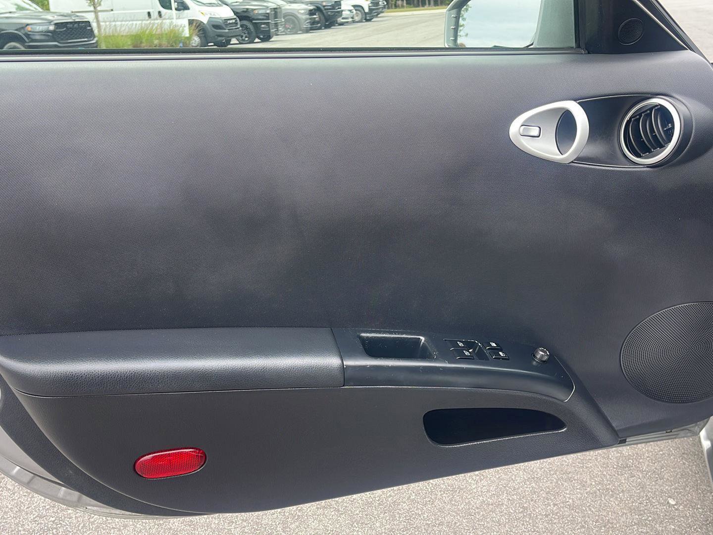 Used 2004 Nissan 350Z Touring RWD image 11