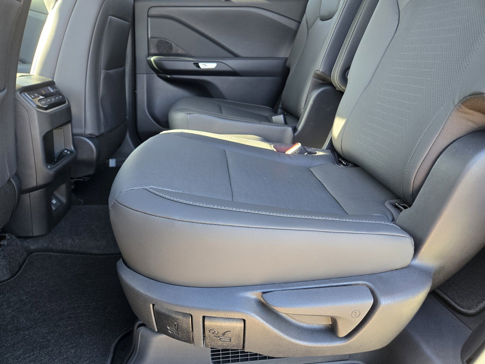 New 2026 Lexus TX 500h AWD image 7