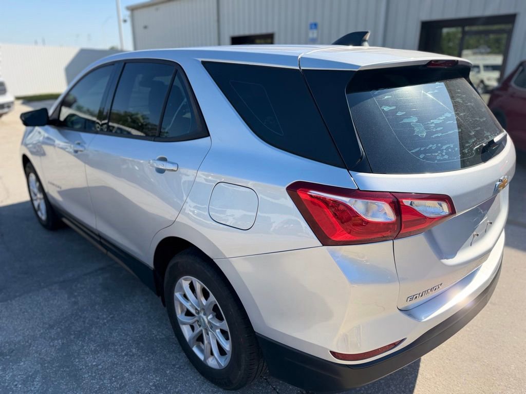 Used 2019 Chevrolet Equinox LS FWD image 3