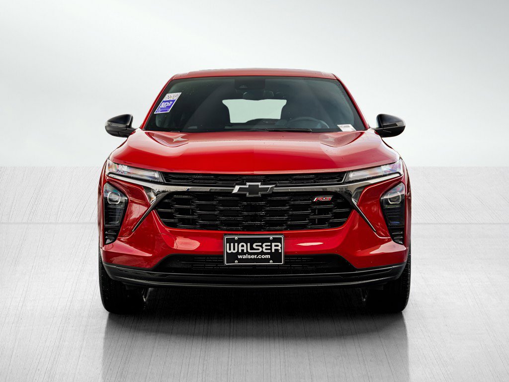 New 2026 Chevrolet Trax RS w/ Sunroof Package FWD image 2