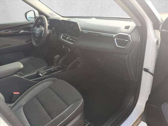 Used 2025 Chevrolet TrailBlazer LT image 16