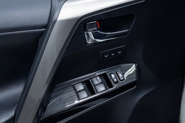 Used 2017 Toyota RAV4 Limited image 11